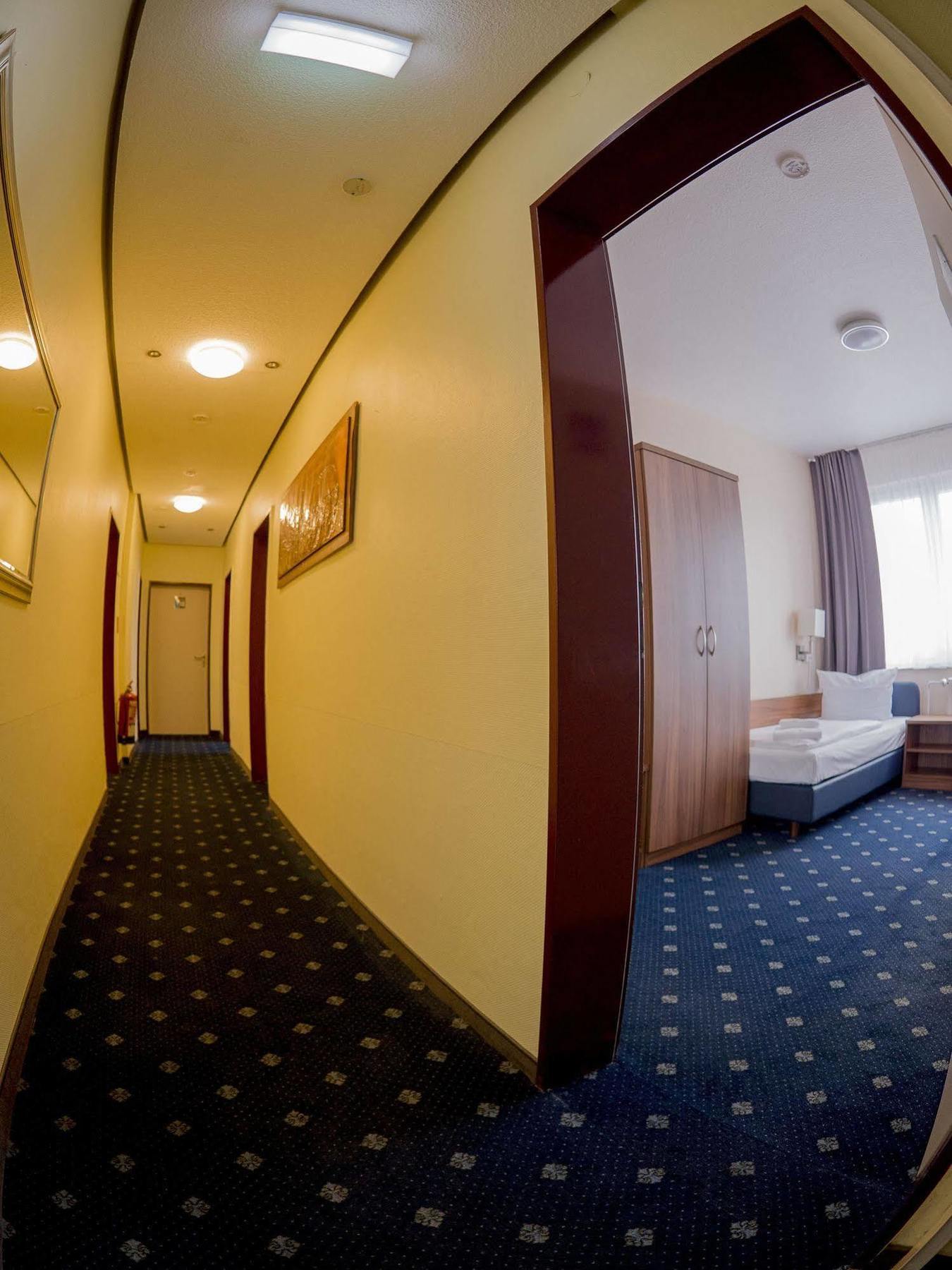 Itm Hotel An Der Bille Гамбург Экстерьер фото